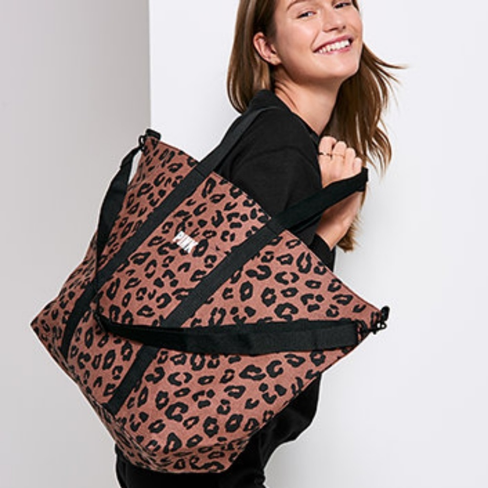 LAST ONE! NWT VICTORIA'S SECRET PINK WEEKENDER